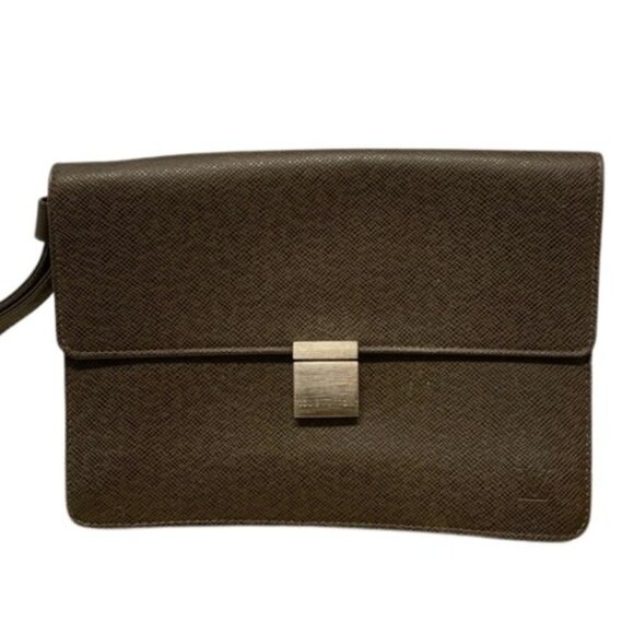 Louis Vuitton Selenga Pouch Bag Unisex Brown Taiga Leather Vintage Travel Clutch - Picture 1 of 16